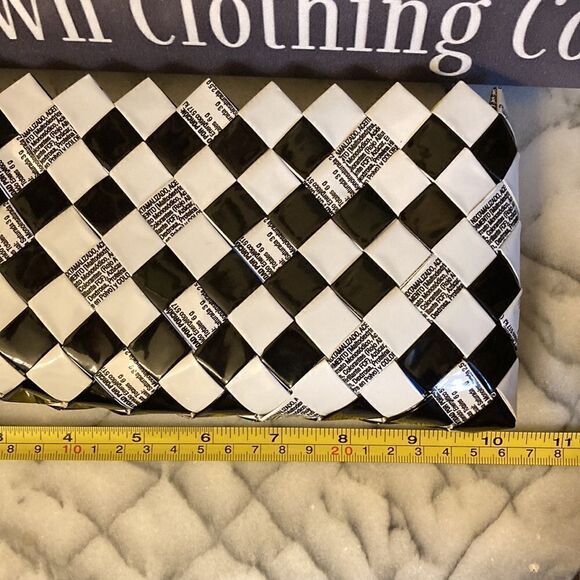 Recycled Woven Paper Clutch - Picture 10 of 12